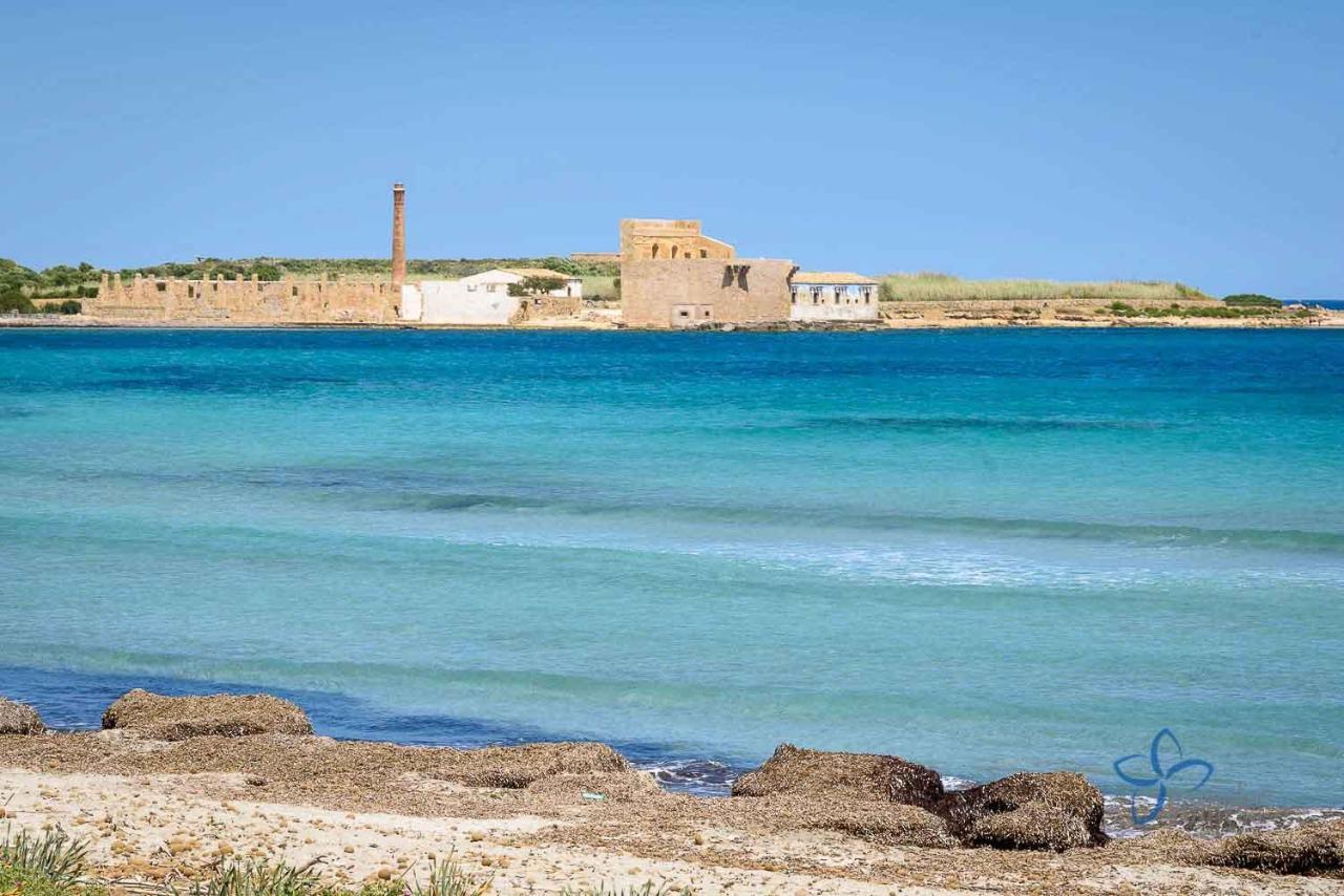 شقة Attico Micale 500 Meters From The Beach أفولا المظهر الخارجي الصورة